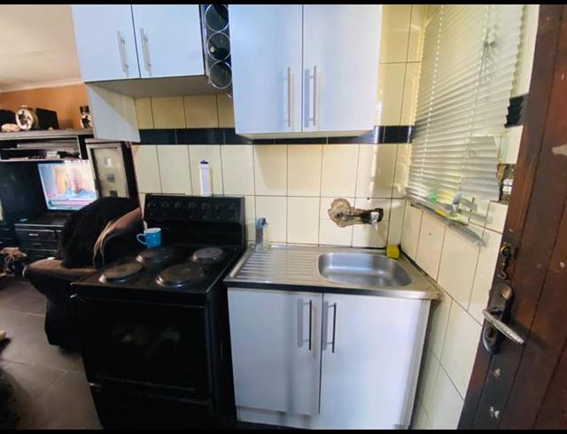 2 BEDROOM HOUSE FOR SALE IN BUHLE PARK